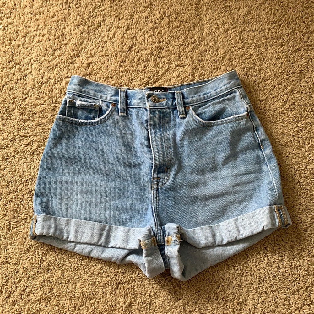 Urban Outfitters BDG Mom High Rise Mom Jean Shorts